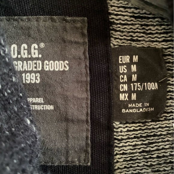 Black cotton sweater with white threads throughout - Picture 6 of 7